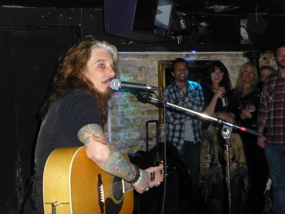 Archive: John Corabi – Fired by Motley and dumped by girlfriend on same day (2012)