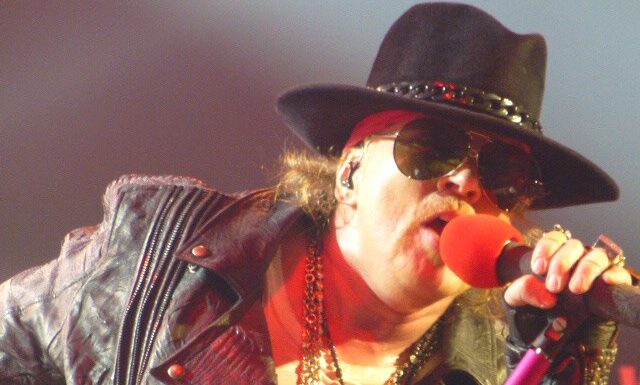 Guns N’Roses soundcheck unreleased song “Perhaps”