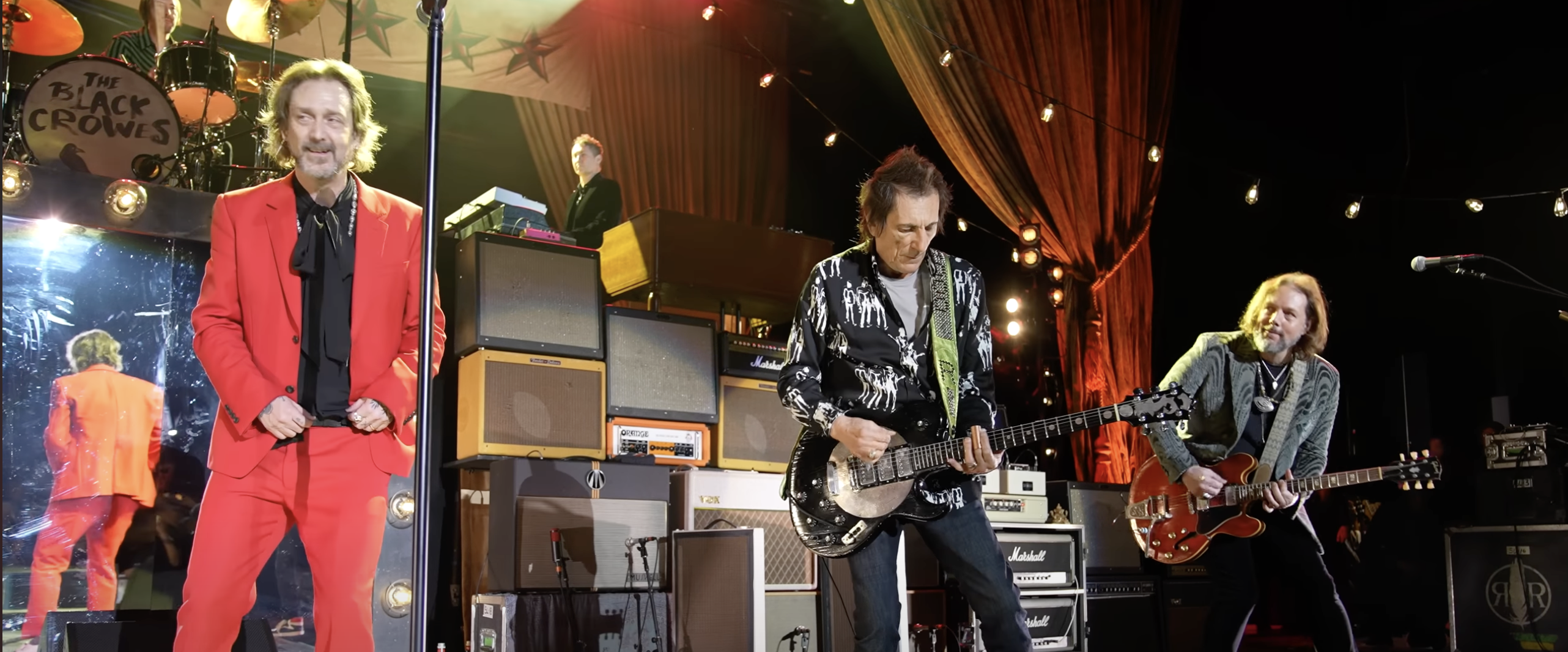 Watch Ronnie Wood join The Black Crowes on stage for “Stay With Me”