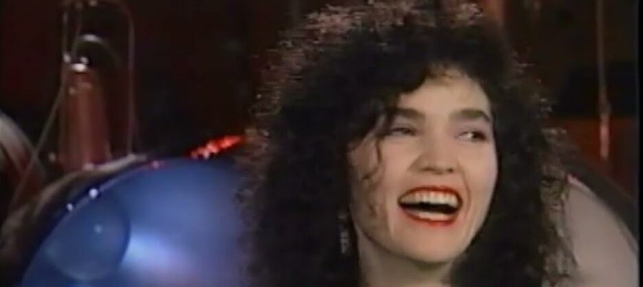 Archive: Gig review – Alannah Myles at Shellharbour Workers, Wollongong (1990)